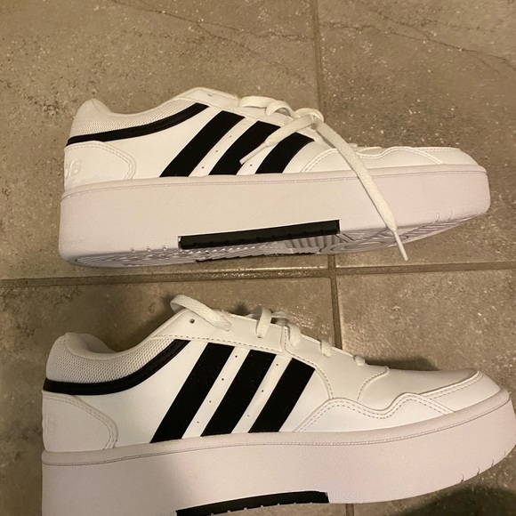 Men's adidas Hoops 3.0 Low Basketball Shoes Size 9.5 IG6115 Old School - Picture 4 of 8